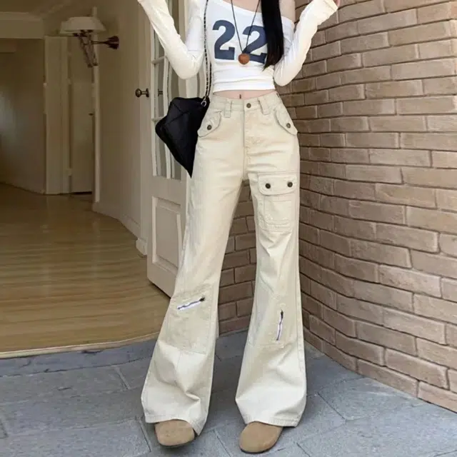 TLONELY1 ins