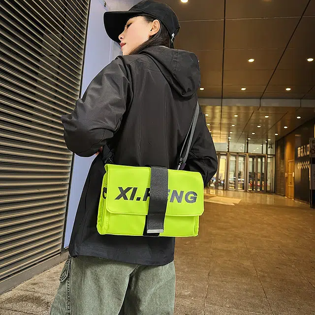 雅鹿 复古工装上课休闲旅行 尼龙布 单肩斜挎包 男女同款情侣款 多色