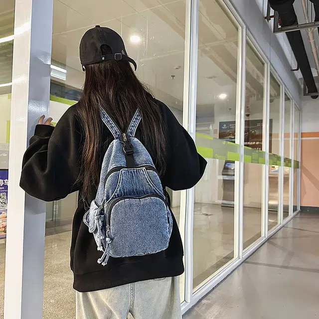 雅鹿 时尚百搭潮流个性纯色休闲日常通勤休闲背包旅行潮酷潮流百搭运动大学生上课简约小众设计 牛仔 胸包 男女同款情侣款 黑色/蓝色