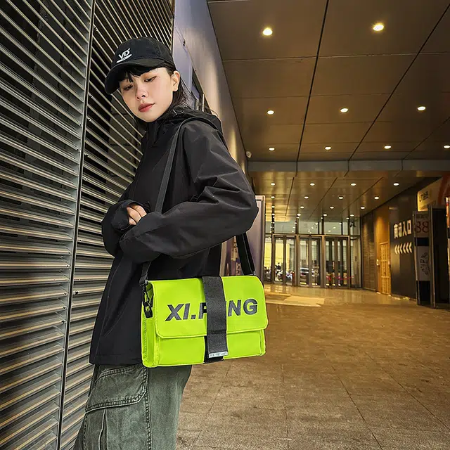 雅鹿 复古工装上课休闲旅行 尼龙布 单肩斜挎包 男女同款情侣款 多色