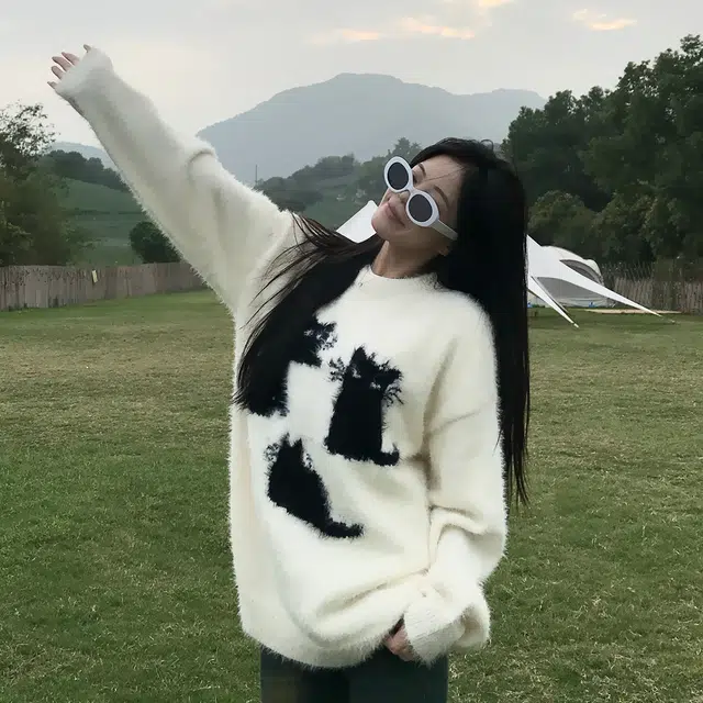 ZEXO Cat Pattern Knit Sweater