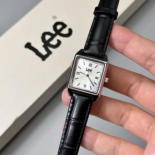 Lee ins