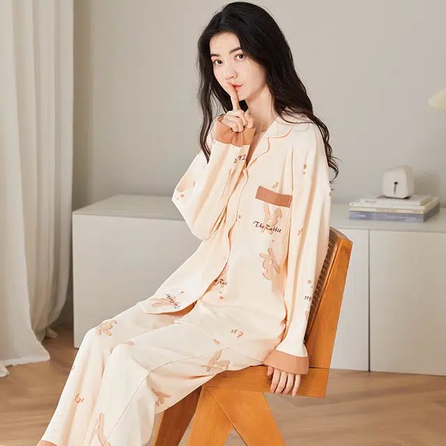 梦特娇 甜美简约开衫翻领纯棉长袖上衣休闲长裤可外穿 拼色设计休闲风舒适百搭亲肤柔软保暖家居服睡衣套装 秋冬季 女款 两件套 杏色