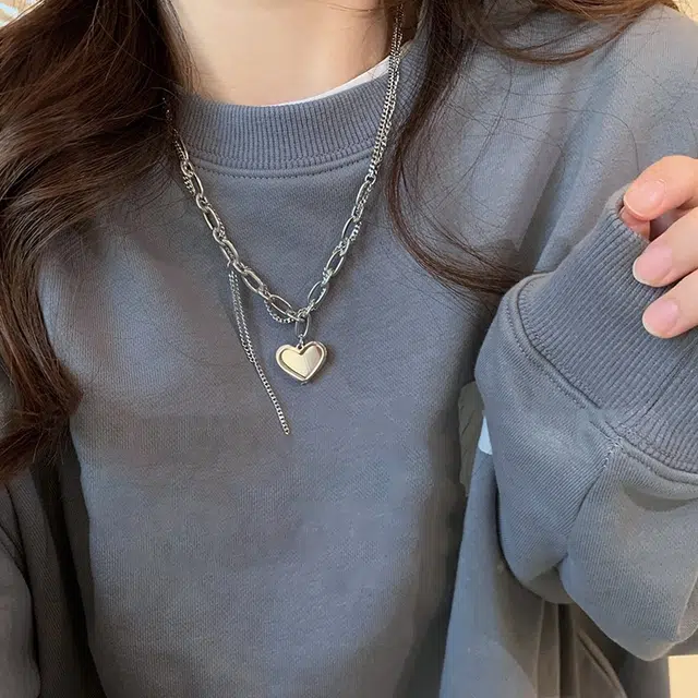 925