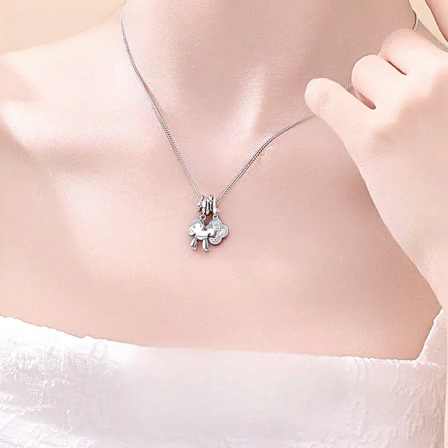 925