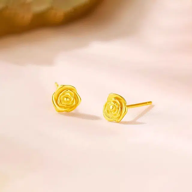 999