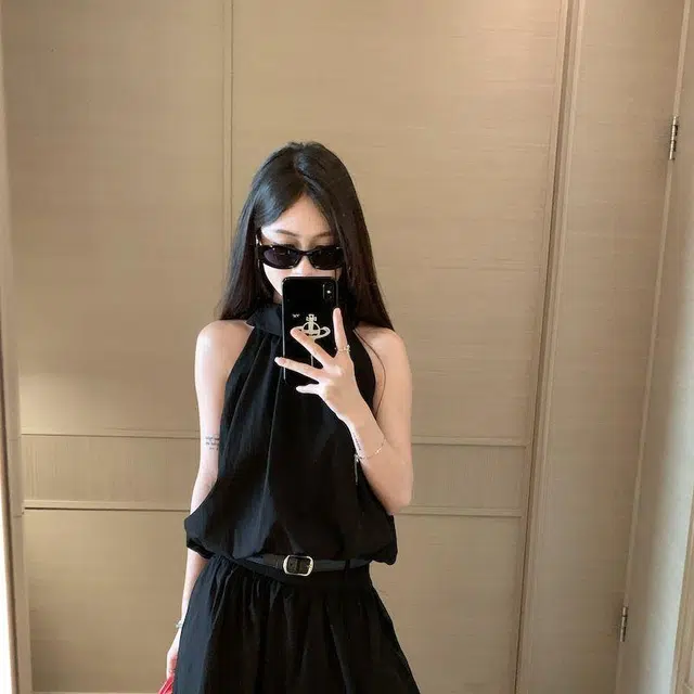依钗 辣妹时尚无袖露肩花苞挂脖上衣吊带背心短款半身裙两件套【月光沙烁】裙装套装 女款