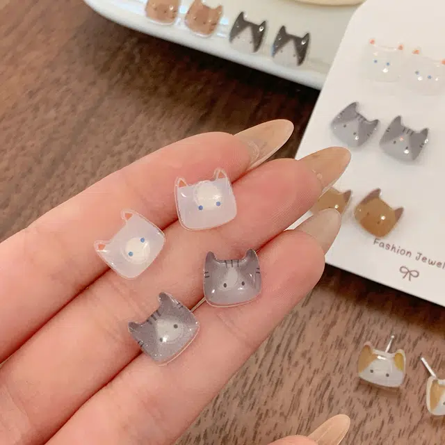 零界 日系可爱猫咪脑袋耳饰套装 卡通小巧精致设计感学生 树脂 耳钉 女款