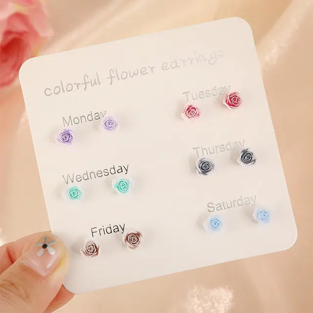 【耳边花海】 零界 甜美清新彩色花朵 小巧精致 不重样 防过敏 塑料 耳钉 男女同款情侣款