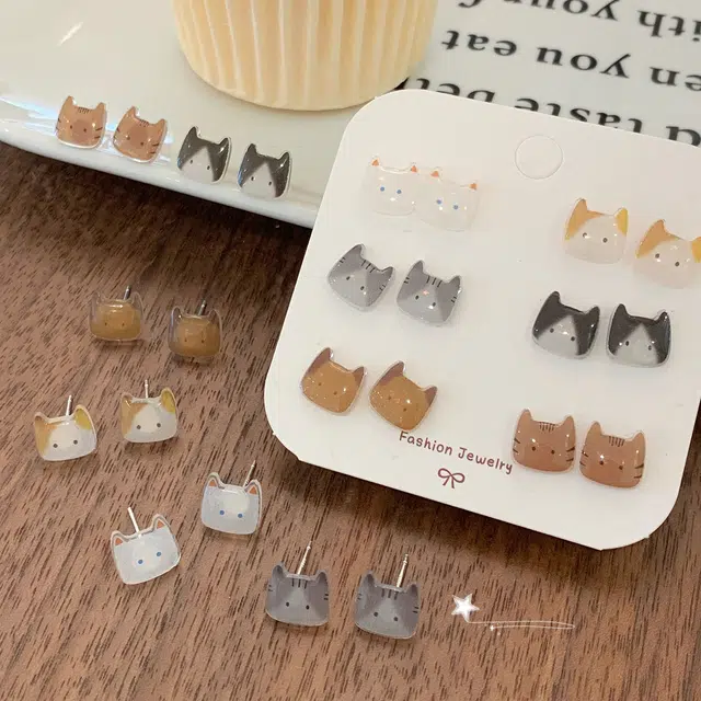 零界 日系可爱猫咪脑袋耳饰套装 卡通小巧精致设计感学生 树脂 耳钉 女款