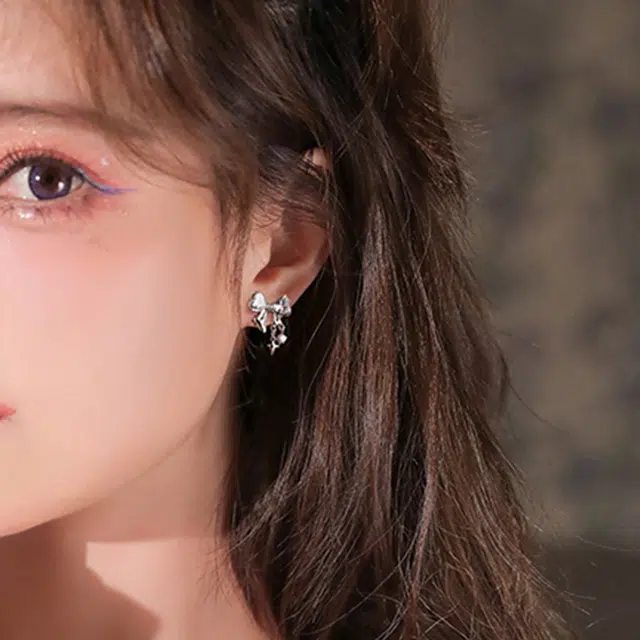 零界 星光璀璨锆石蝴蝶结轻奢甜美 合金 耳钉 女款