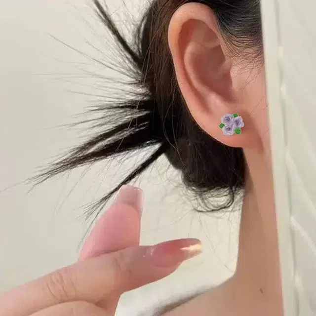 【花点心思】 零界 甜美清新彩色花朵 小巧精致 不重样 防过敏养耳洞 塑料 耳钉 男女同款情侣款