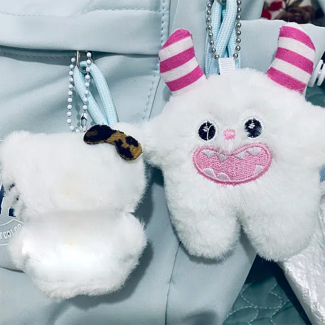 零界 可爱雪怪萌趣创意搞怪高级时尚潮流卡通书包行李箱钥匙扣 毛绒 挂件 男女同款情侣款