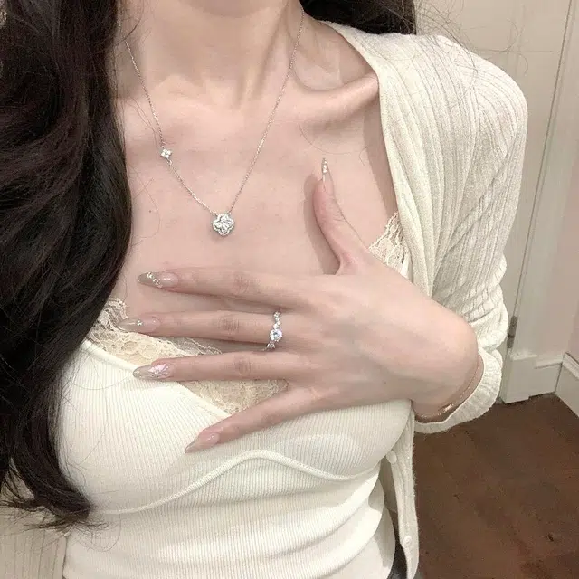 999