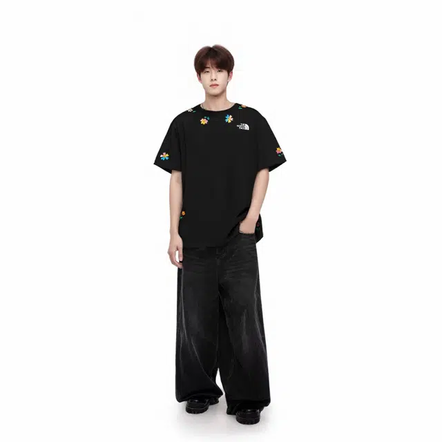 THE NORTH FACE Extraordinary T