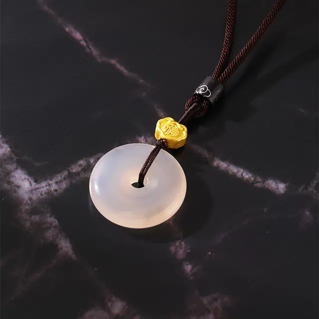 金六福吉祥 祥云平安扣 新中式简约高级感 转运好运 复古高级感 平平安安 送礼 玉髓 吊坠 男女同款情侣款