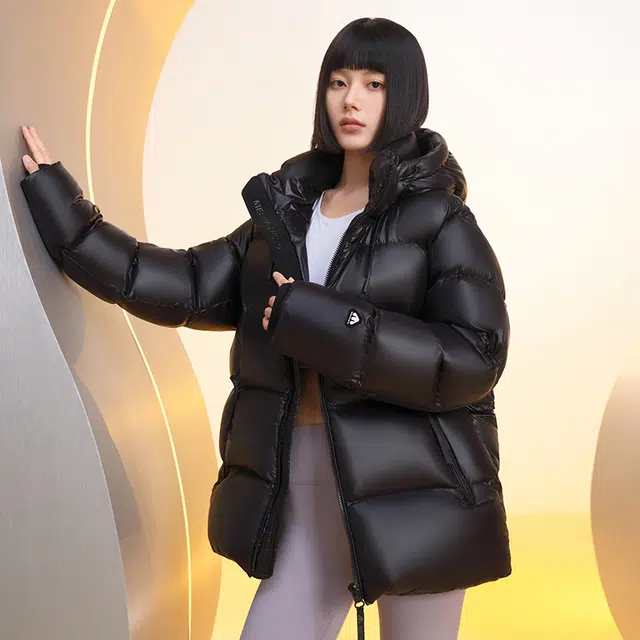 美力城 中长款轻暖透气无缝锁温极地防寒羽绒服 女款 锰⽯⿊