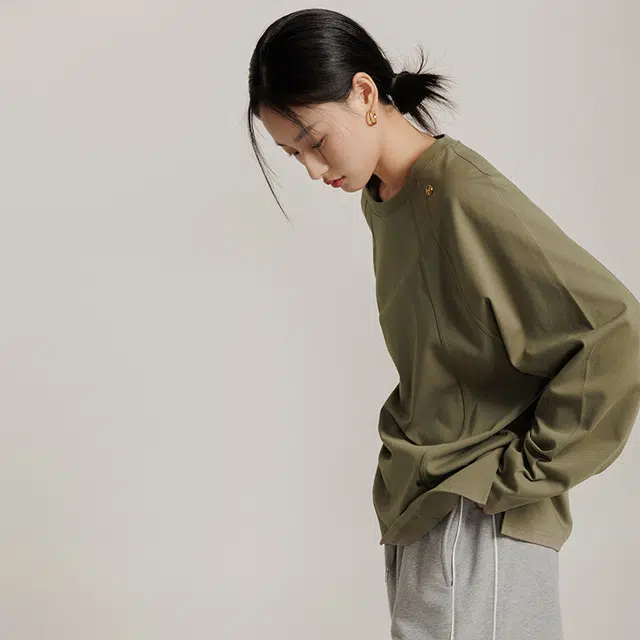 美力城 纯色圆领质感高级感复古风卫衣 女款