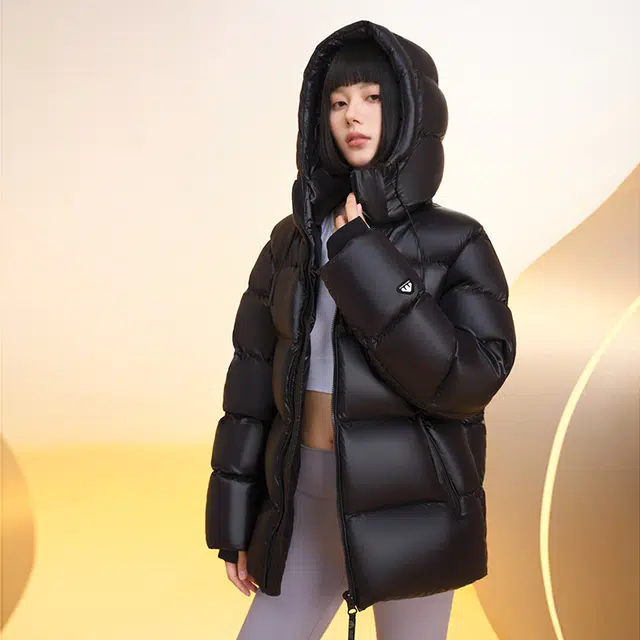 美力城 中长款轻暖透气无缝锁温极地防寒羽绒服 女款 锰⽯⿊