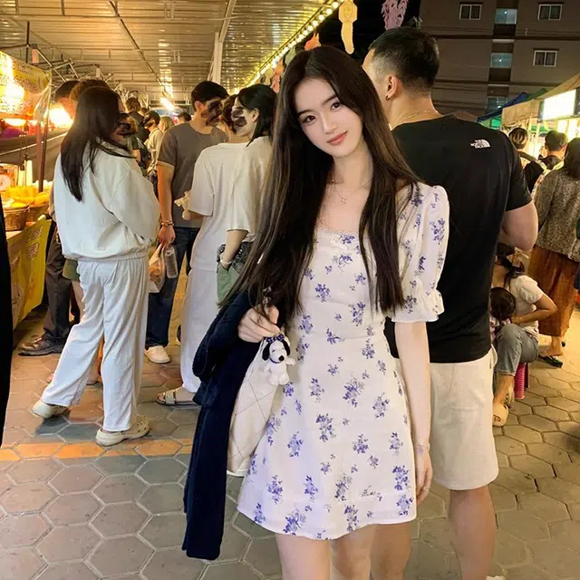 涂诗菲 春日初恋碎花设计感甜美温柔风短袖连衣裙 女款 白色