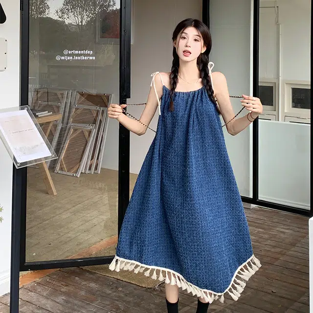 涂诗菲 时尚简约下摆设计感流苏牛仔吊带连衣裙 女款 蓝色