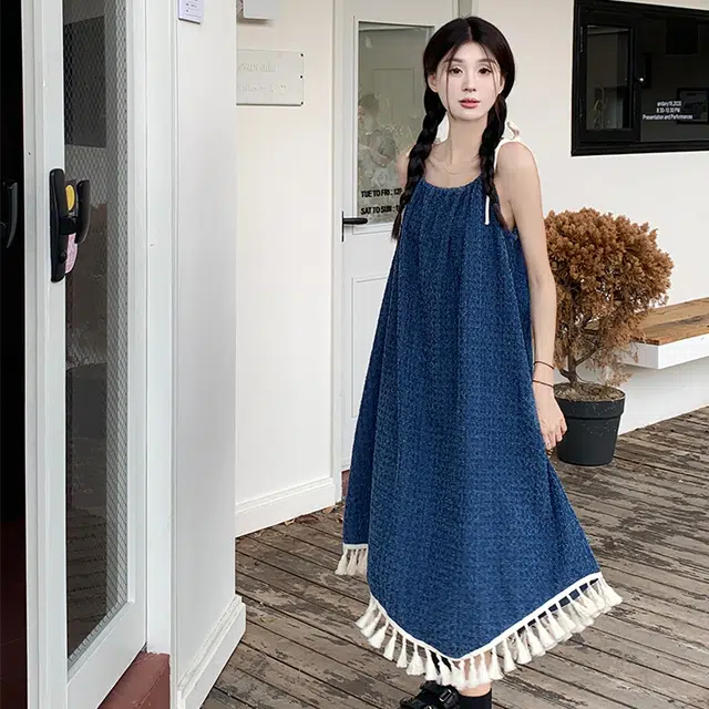 涂诗菲 时尚简约下摆设计感流苏牛仔吊带连衣裙 女款 蓝色
