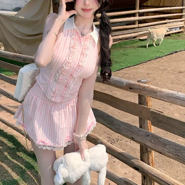 涂诗菲 纯欲性感蕾丝花边翻领无袖上衣温柔气质高腰显瘦蝴蝶结花边半裙裙装套装 女款 两件套