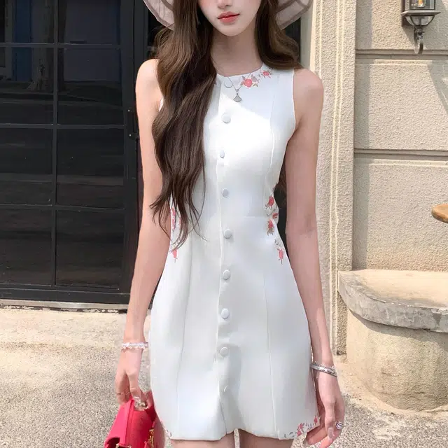 涂诗菲 法式甜美花朵刺绣圆领背心短裙名媛气质收腰显瘦无袖连衣裙 女款