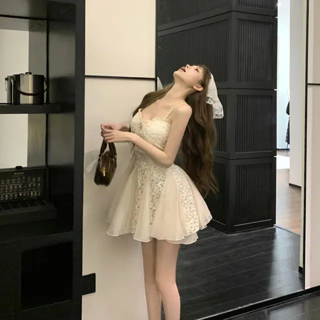 涂诗菲 高级感蕾丝小众蓬蓬吊带连衣裙 女款 图片色