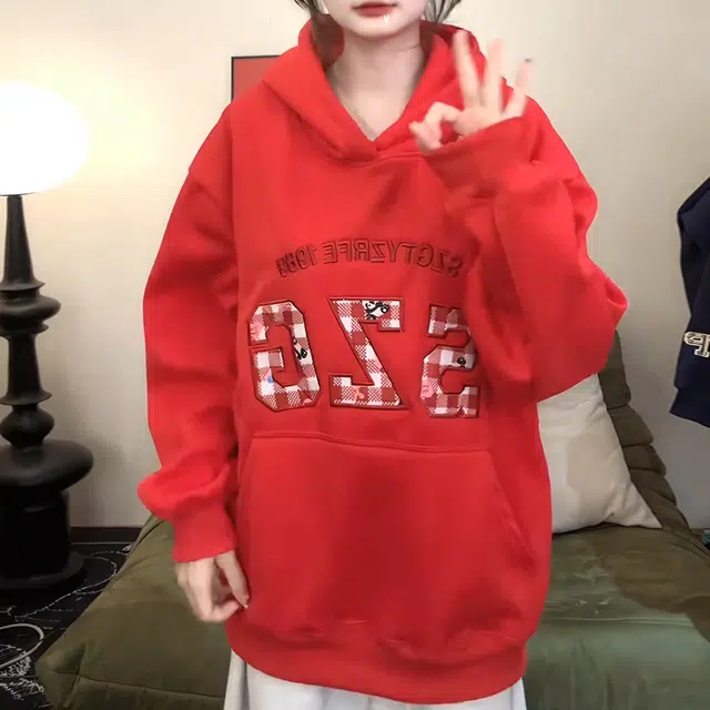 涂诗菲 韩版学院风宽松刺绣设计感连帽保暖长袖卫衣 女款 红色