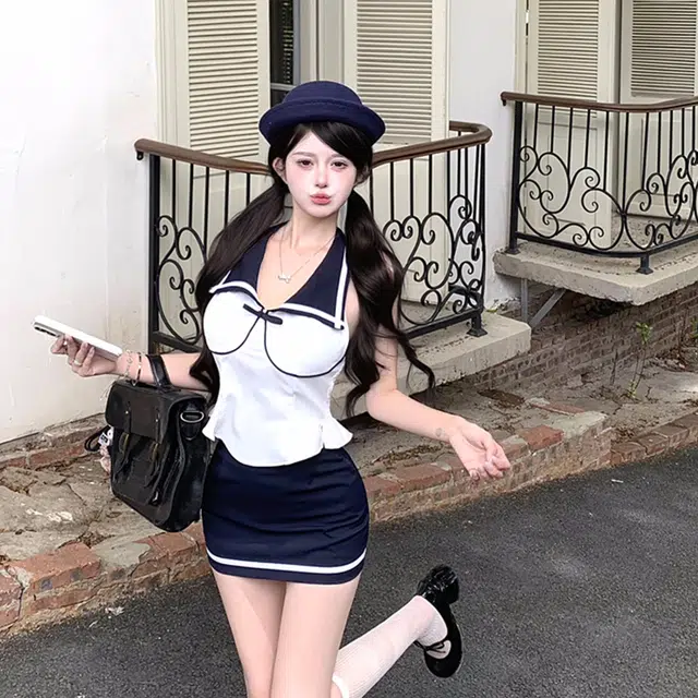 涂诗菲 纯欲风甜妹撞色海军领挂脖吊带背心设计感高腰显瘦包臀裙无袖裙装套装 女款