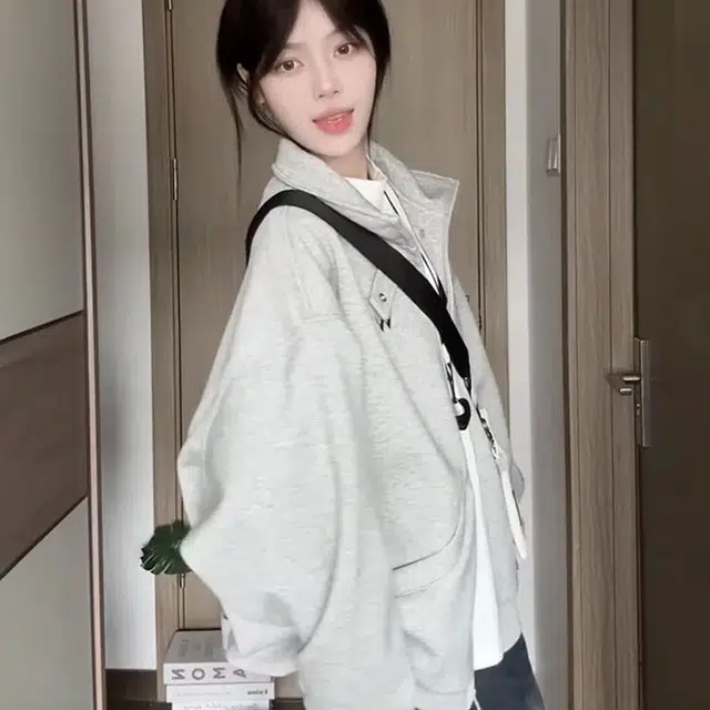 涂诗菲 韩版百搭纯色简约气质设计感通勤舒适慵懒风高腰显瘦时尚休闲外套卫衣 男女同款