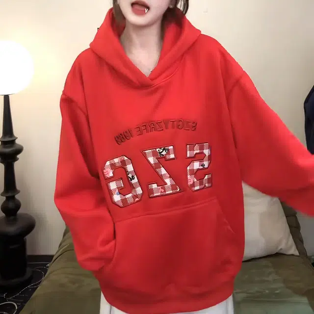 涂诗菲 韩版学院风宽松刺绣设计感连帽保暖长袖卫衣 女款 红色