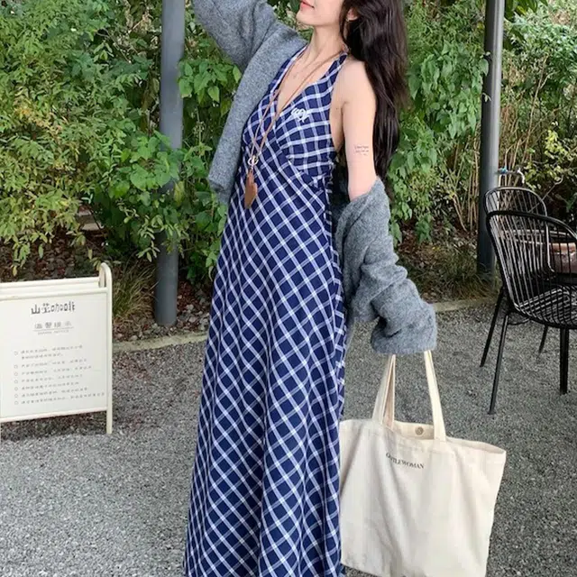 涂诗菲 复古格纹辣妹度假风收腰显瘦设计感连衣裙配宽松针织外套裙装套装 女款