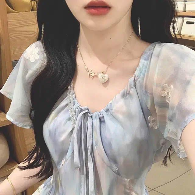 V