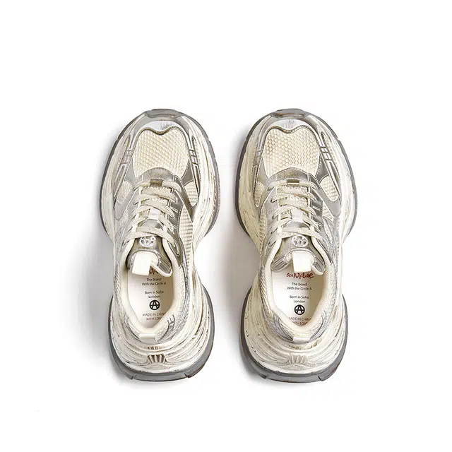 Acupuncture Classic Retro Low Dad Sneakers