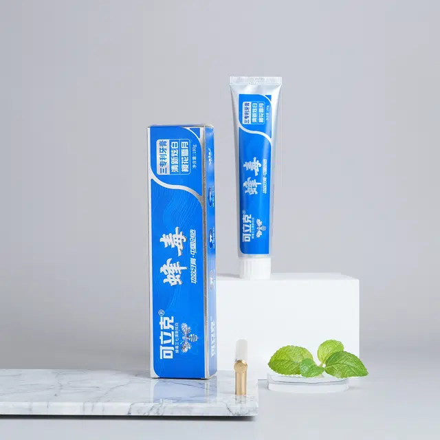 可立克 去渍美白蜂毒牙膏