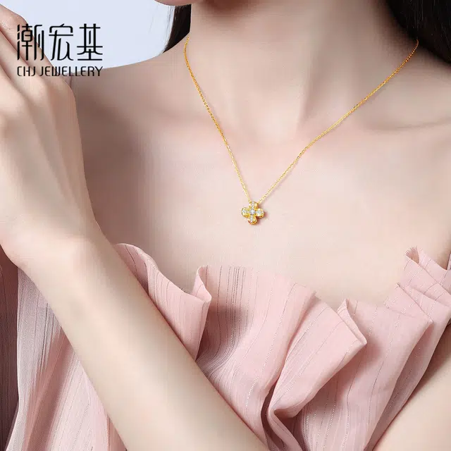 潮宏基 拉丝小花朵 简约时尚个性大方 小众不撞款 项链 女款