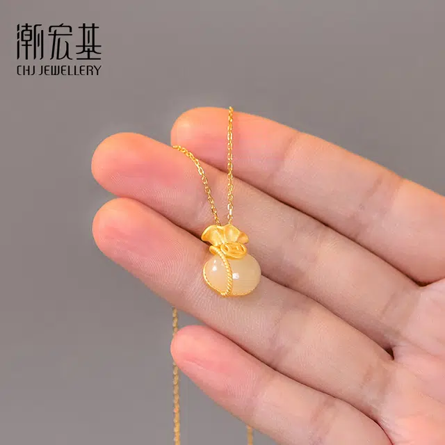 【钱袋来！】 潮宏基 福袋锁骨链 新中式轻奢国风 小巧玲珑晶莹剔透 精致设计#好运 玉髓 项链 女款