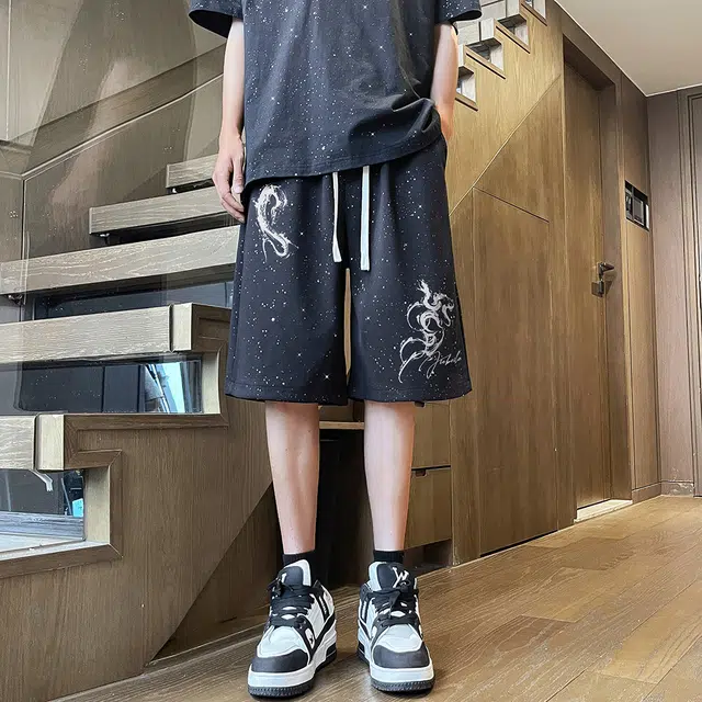 金贝勒 美式高街满天星手绘水墨蛇字母系带松紧腰宽松百搭运动五分休闲短裤 男女同款 黑色