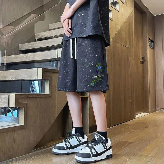 金贝勒 户外运动百搭美式高街中腰宽松系带字母花卉图案休闲短裤 男女同款 黑色