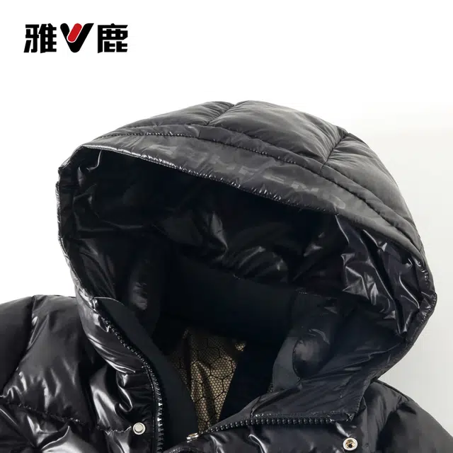 雅鹿黑金羽绒服 蓄热
