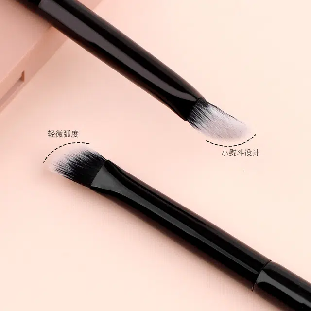 蝴蝶季节  小熨斗遮瑕刷+小金条系列——指腹鼻影刷 修容晕染