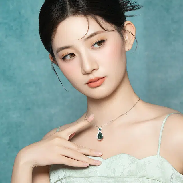 北京黄金 镶锆宝葫芦 “福禄”寓意 新中式国风设计 表白长辈送礼 简约精致轻奢高级感 豆种 翡翠吊坠 女款
