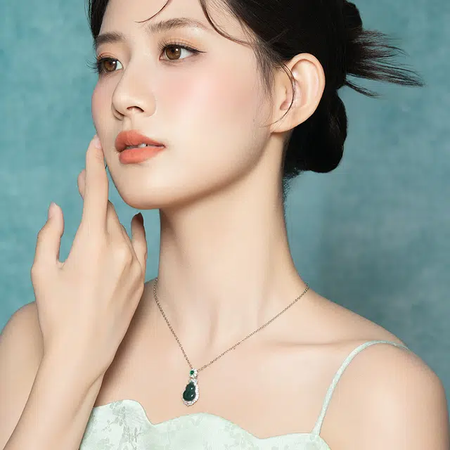 北京黄金 镶锆宝葫芦 “福禄”寓意 新中式国风设计 表白长辈送礼 简约精致轻奢高级感 豆种 翡翠吊坠 女款