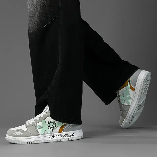 B.Duck CNY Dunk