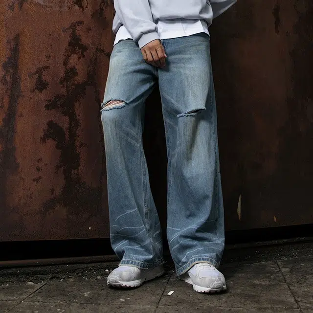 MARK ROBERTSON