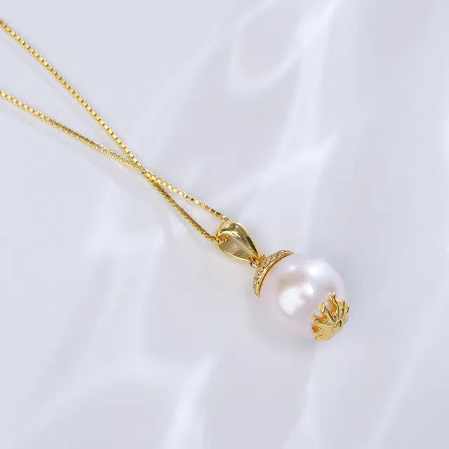 925