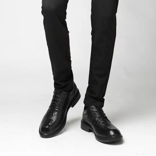 八哥 头层牛皮牛皮 时尚舒适百搭 透气防滑耐磨 低帮 生活休闲鞋 男款 黑色