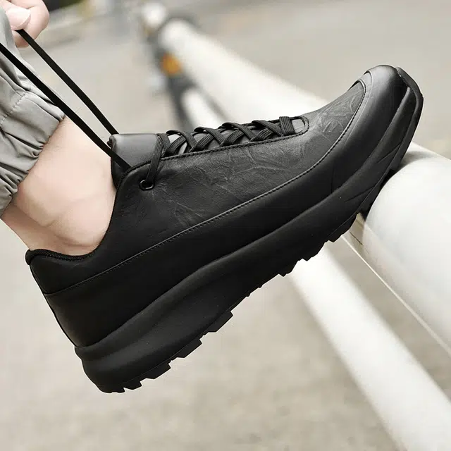 头层牛皮 防滑舒适轻便透气时尚潮流百搭耐磨 男士休闲 男款